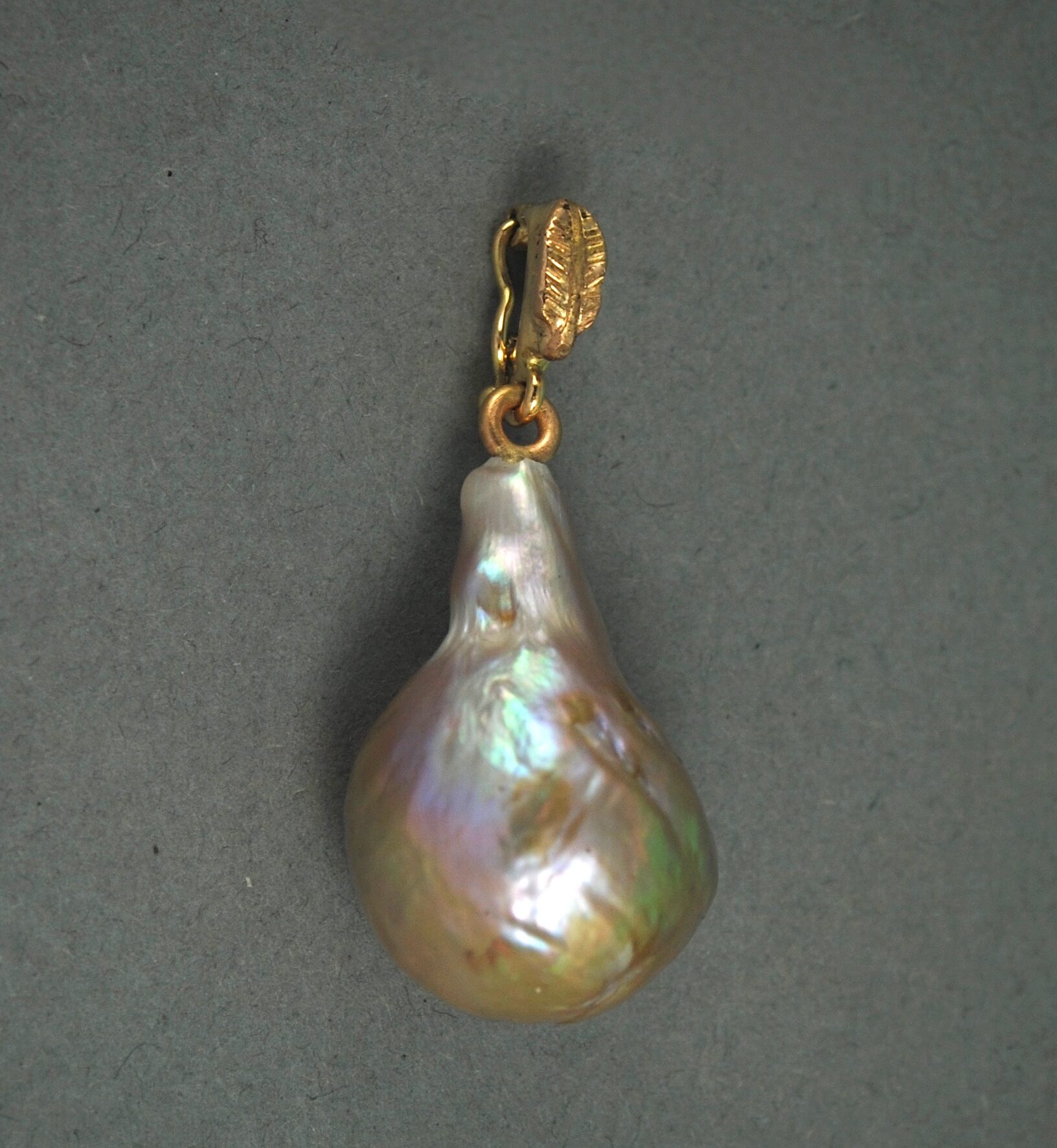 Gold feather drop pearl - Jewellery by Elin Petrova